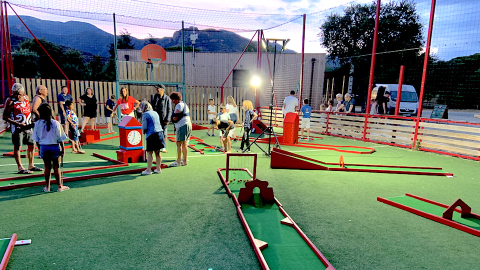 La Case du Jeu : mini-golf mini-golf-city-stade-nocturne.jpg